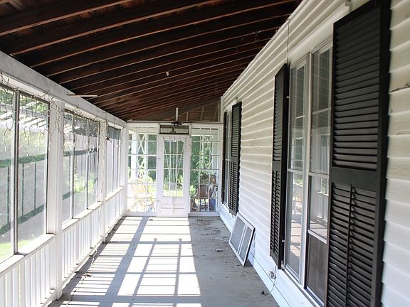 5th image of 30 Main St