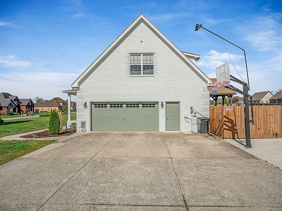 5th image of 1798 Pearl Ave