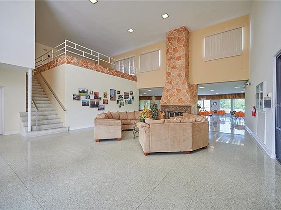 4th image of 223 Jasmine Ave