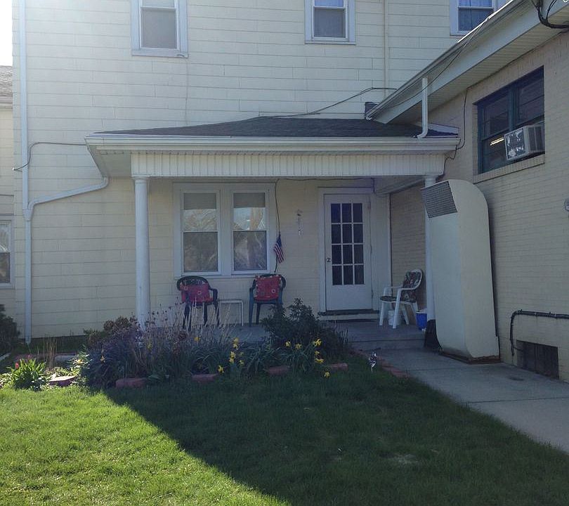 1st image of 11 E Main St APT 3