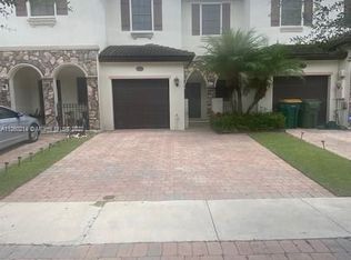 353 NE 37th Pl, Homestead, FL 33033
