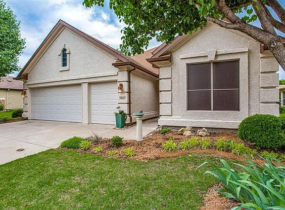 4th image of 9612 Lindenwood Trl