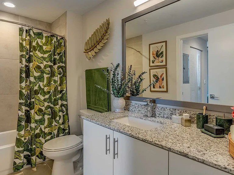 Pura Vida Hialeah Luxury Apartments — Photo 10