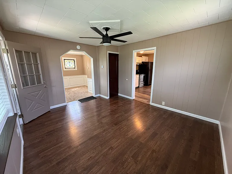 4611 Esther Ave — Photo 4
