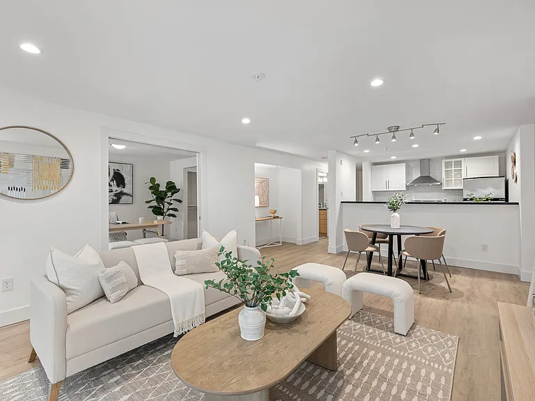 1550 Eastlake Ave E #404 — Photo 2