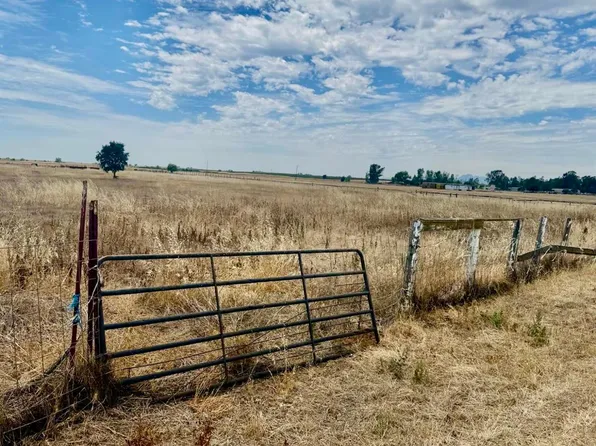 Sunnybrook Ln, Oroville, CA 95965