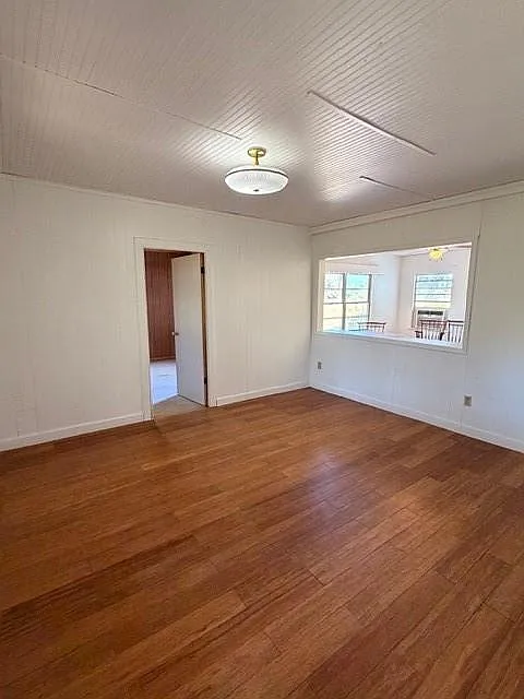 2 bed, 1.5 bath, 1071 sqft, $1,300 — Photo 4