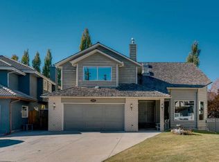 223 E Shawnee Mews SW, Calgary, AB T2Y1W4