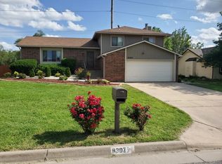 8307 W 2nd St N, Wichita, KS 67212