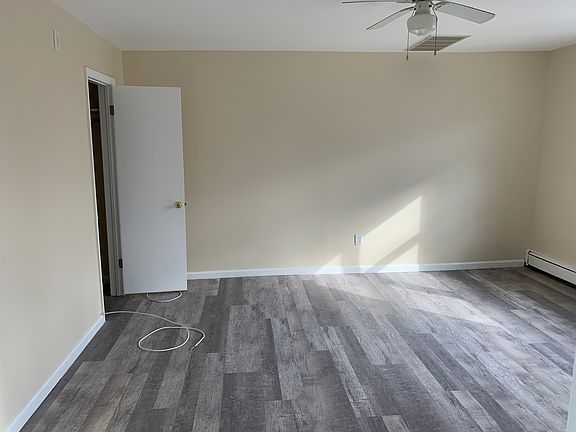 4th image of 163 Uncas Ave