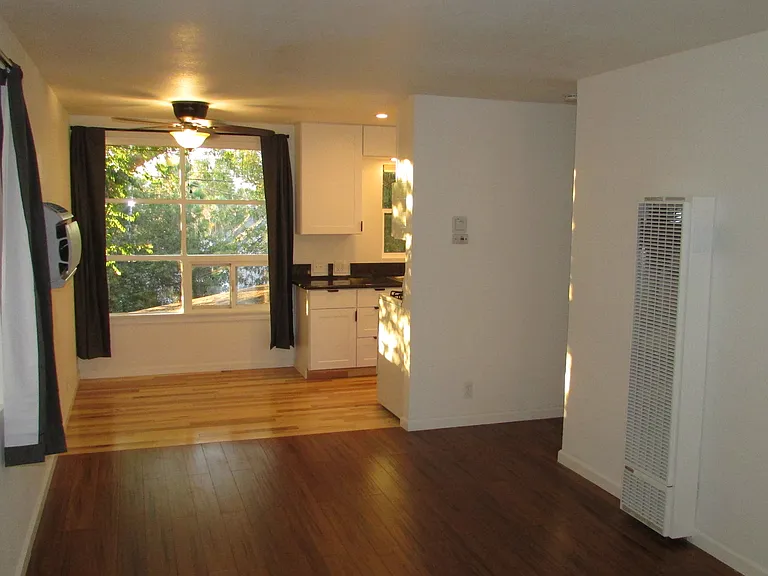216 E 7th Ave — Photo 6
