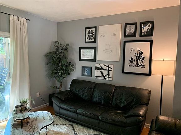3rd image of 159 Spruce Ct