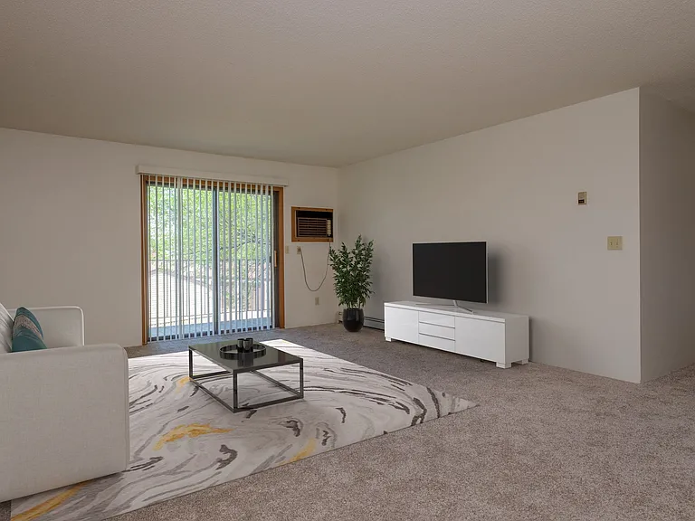 Fargo, ND South Pointe Apartments | Living