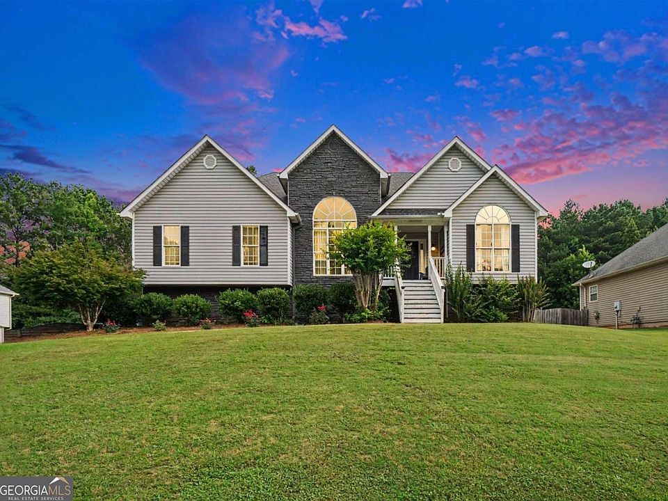 1st image of 348 Spring Meadows Ave