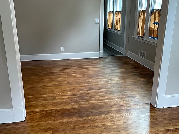 5th image of 73 Elizabeth St #1
