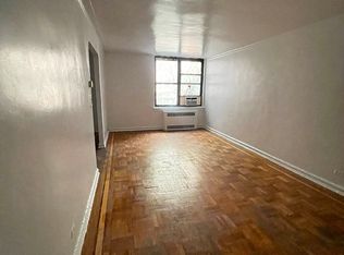 89-20 161st St #3, Jamaica, NY 11432
