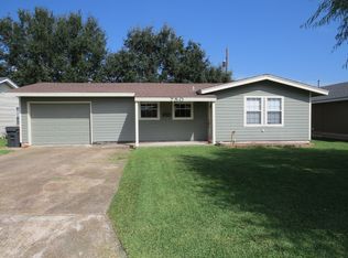 750 Connecticut St, Bridge City, TX 77611