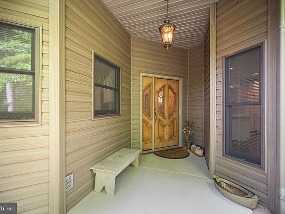 3rd image of 102 Marble Ct