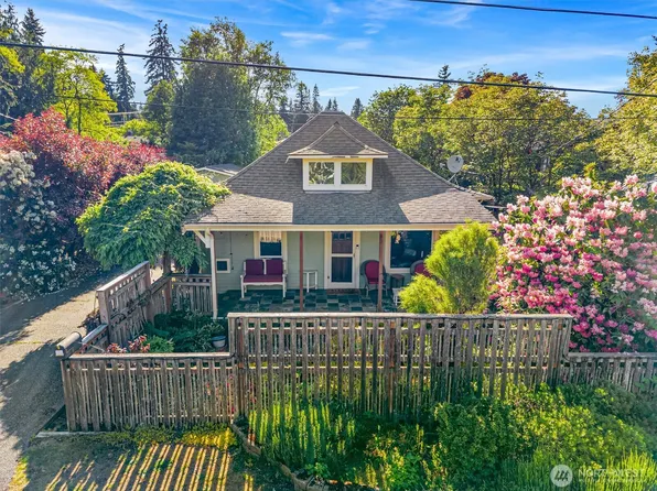 1517 Fairvew Street, Bellingham, WA 98229