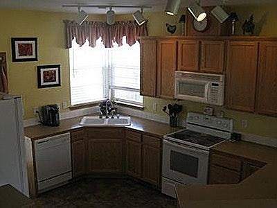 4th image of 2818 6th St SE