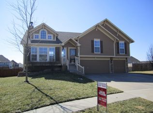 1503 Verona Cir, Raymore, MO 64083