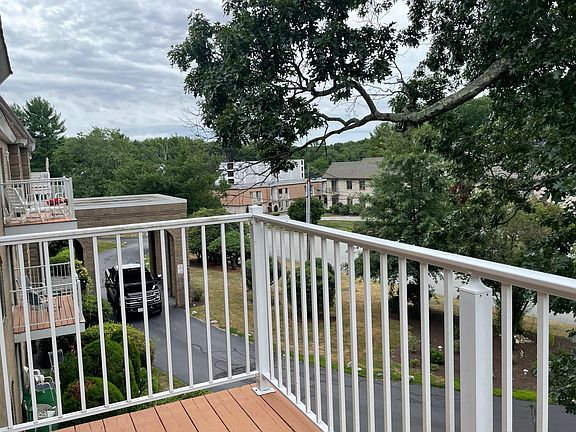 3rd image of 40 Sachem Dr APT 208