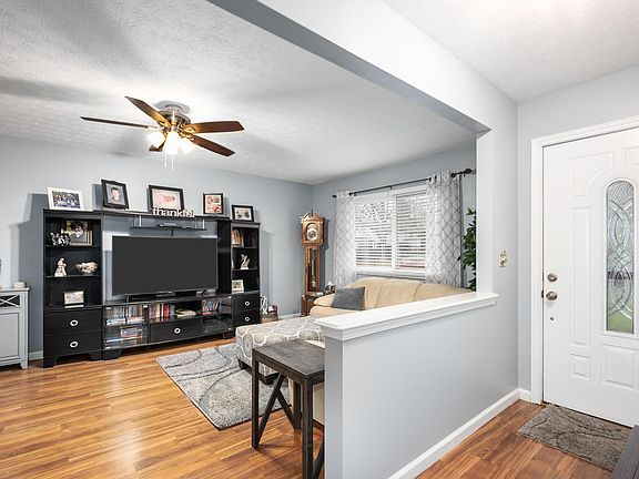 3rd image of 790 Pointview Dr