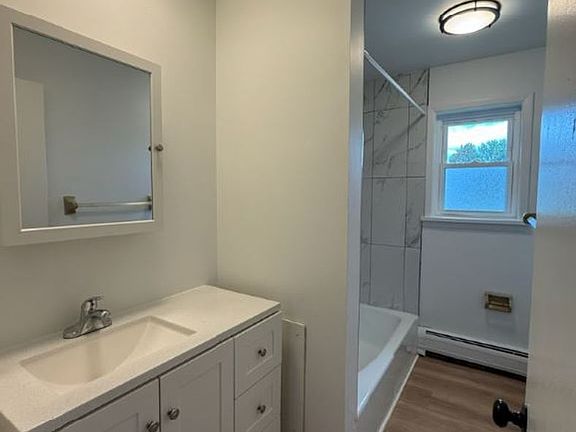 5th image of 2594-2608 Dewey Ave #6
