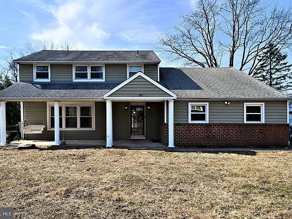 2nd image of 32 Walnut Dr