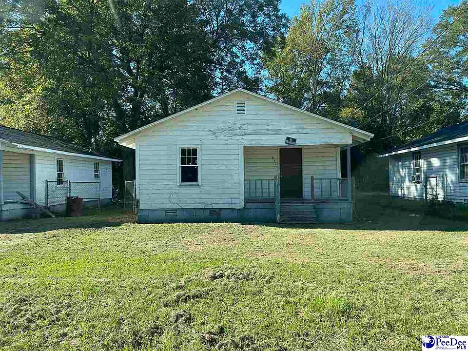 2nd image of 904 Carver St