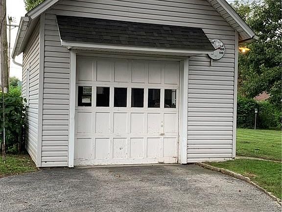 2nd image of 421 W Jackson St