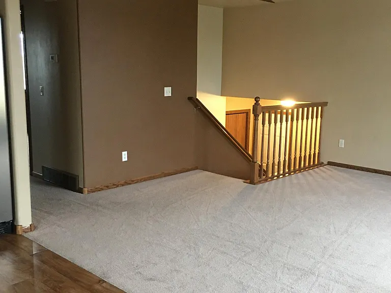 705 N Quartz Ave — Photo 2