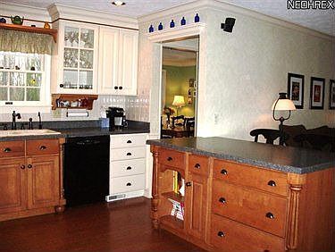 4th image of 8496 Craig Dr