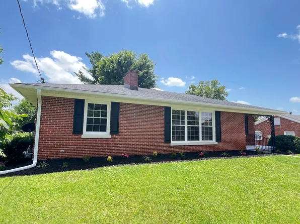 430 College Mnr, Harrodsburg, KY 40330