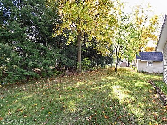 3rd image of 2321 Parkview Ave