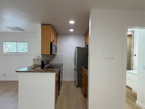 3rd image of 2 Crossings Cir APT H