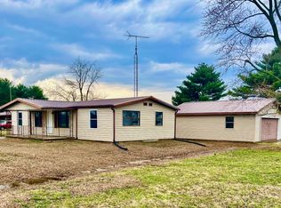 1297 County Road 1125 E, Carmi, IL 62821