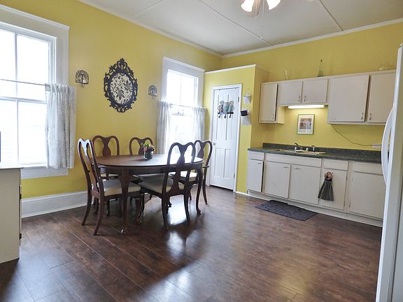 Large kitchen,updated floors
