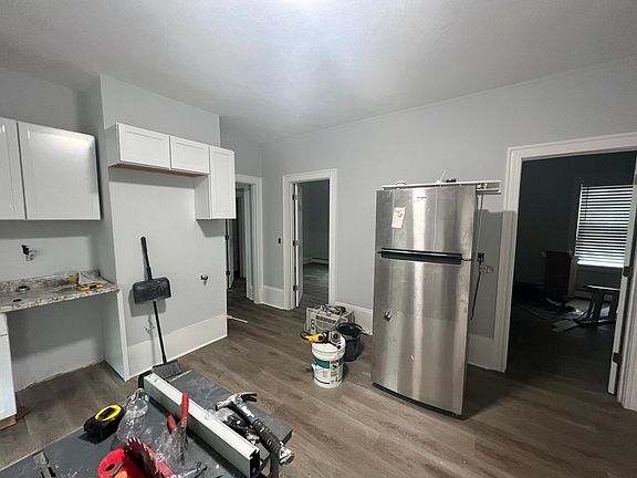 3rd image of 16 Tuxedo Ave #1