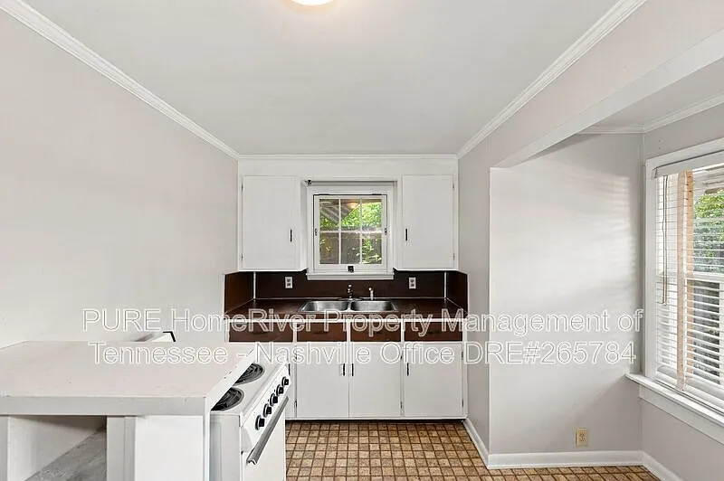 1 bed, 1.0 bath, 465 sqft, $1,050 — Photo 2