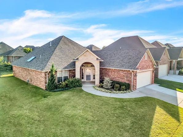 608 Geneva Dr, Edmond, OK 73025