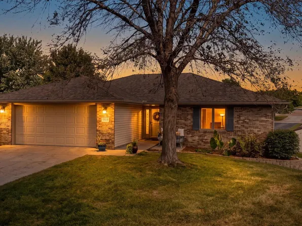 2360 Atwood Cir, Lincoln, NE 68521
