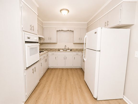 5th image of 547 N Water Ave APT 3