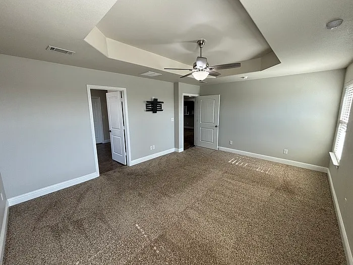 5913 Mile High Ln — Photo 4