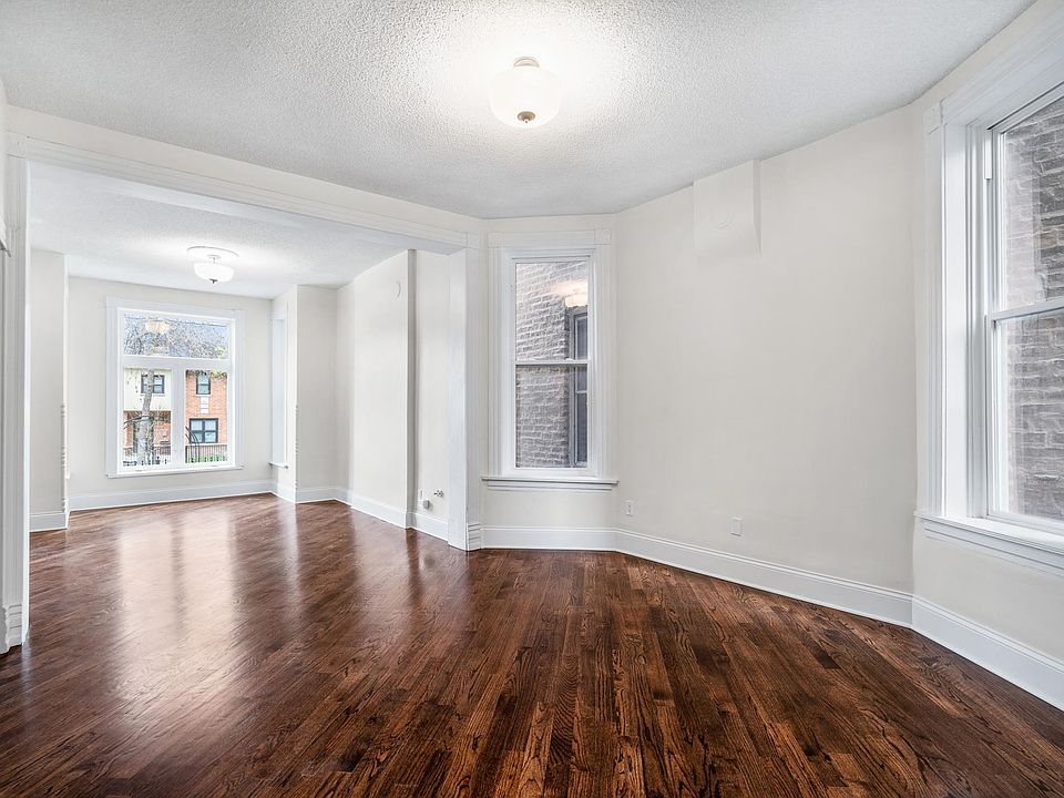 Living/Dining Area