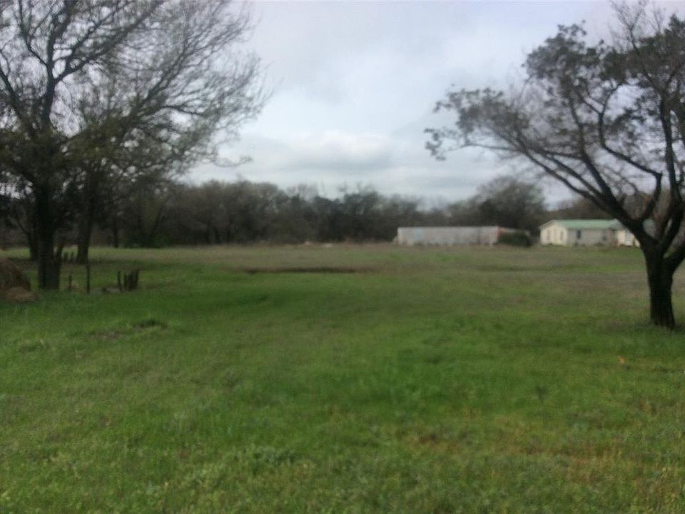 2nd image of 509 Hide Away Ln