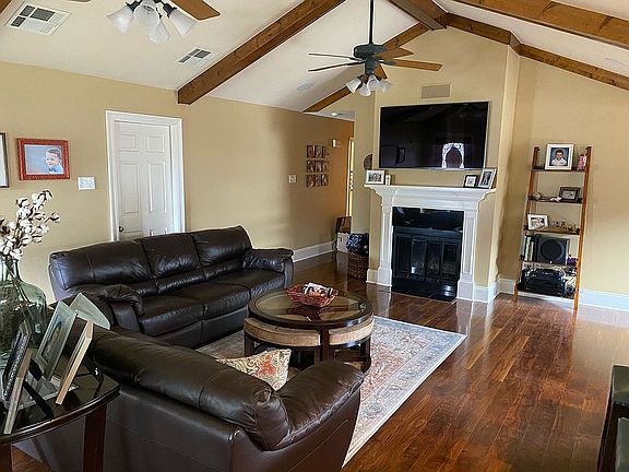 2nd image of 3258 Grandlake Blvd