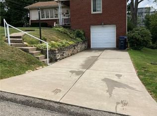 1111 Meadowlark Dr, Pittsburgh, PA 15243