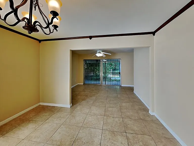 2512 Sea Breeze Ct — Photo 6