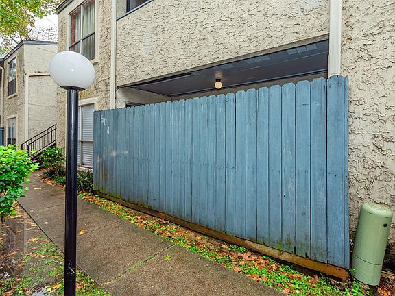 2nd image of 7313 Gulf Fwy APT 504